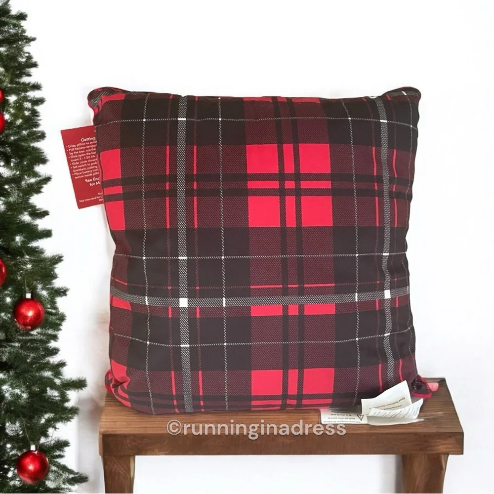 NWT Home Reflections Light Up Holiday Throw Pillow With Red & Black Tartan Trim